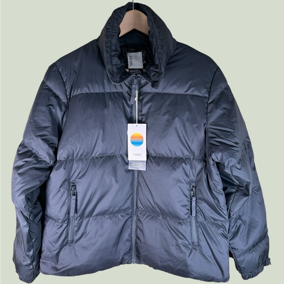 NWT Vuori Women's Hillside Down Jacket in Black - Picture 2 of 7